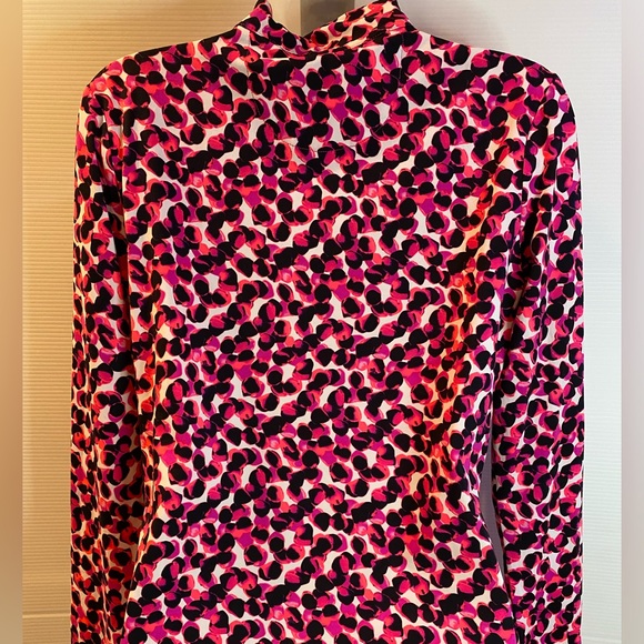 NWT Tail Golf Top Women’s Size S UPF 50 1/2 Zipper Long Sleeve Pink/Black Print - Picture 3 of 11